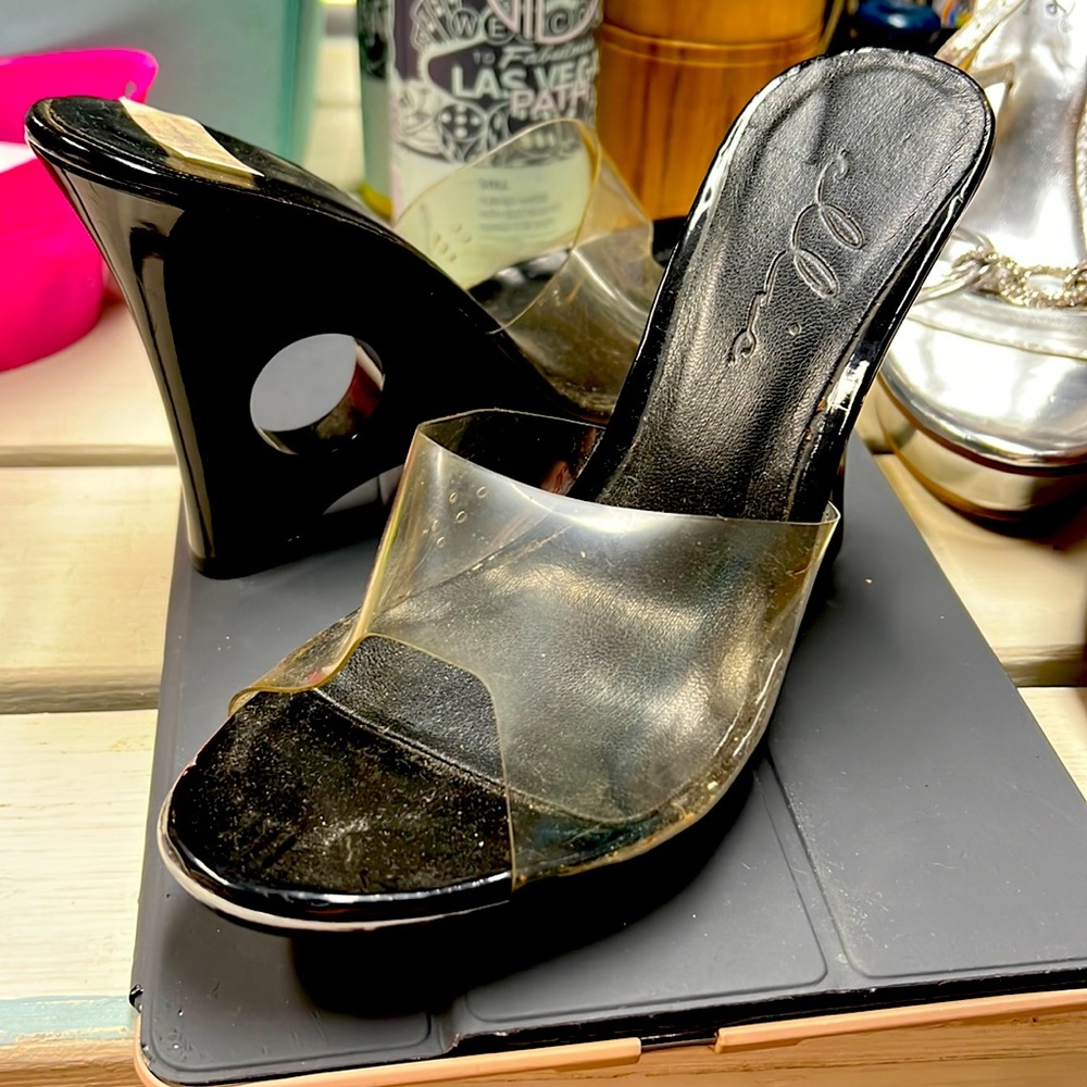 Vintage Clear & Black Platforms - Ellie